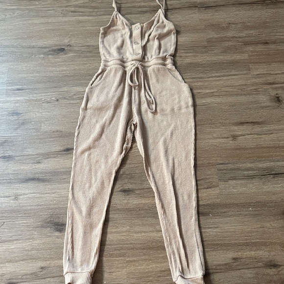 Women's Rue 21 Tan Jumpsuit - Picture 4 of 6